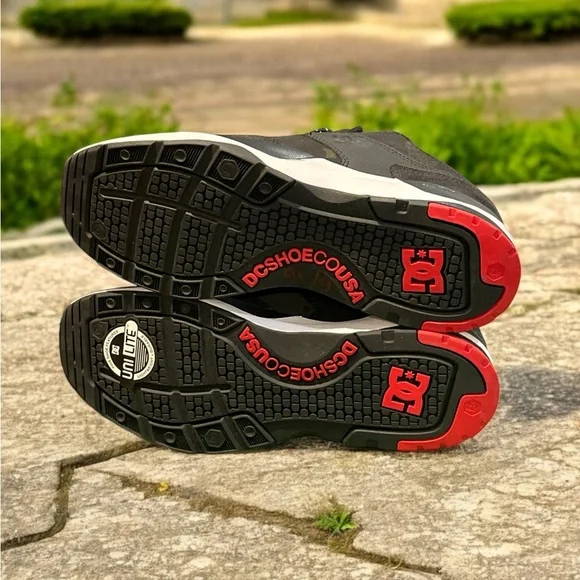 D C Shoe Company Men’s Leather Black Cam Accent Low Skate Sneakers Size 11. - Picture 5 of 6